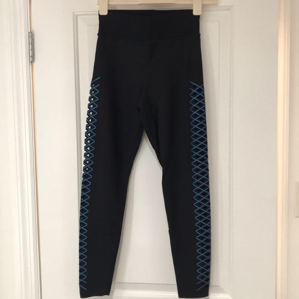 Interlace Pixelate High-Rise Performance Leggings - image 5